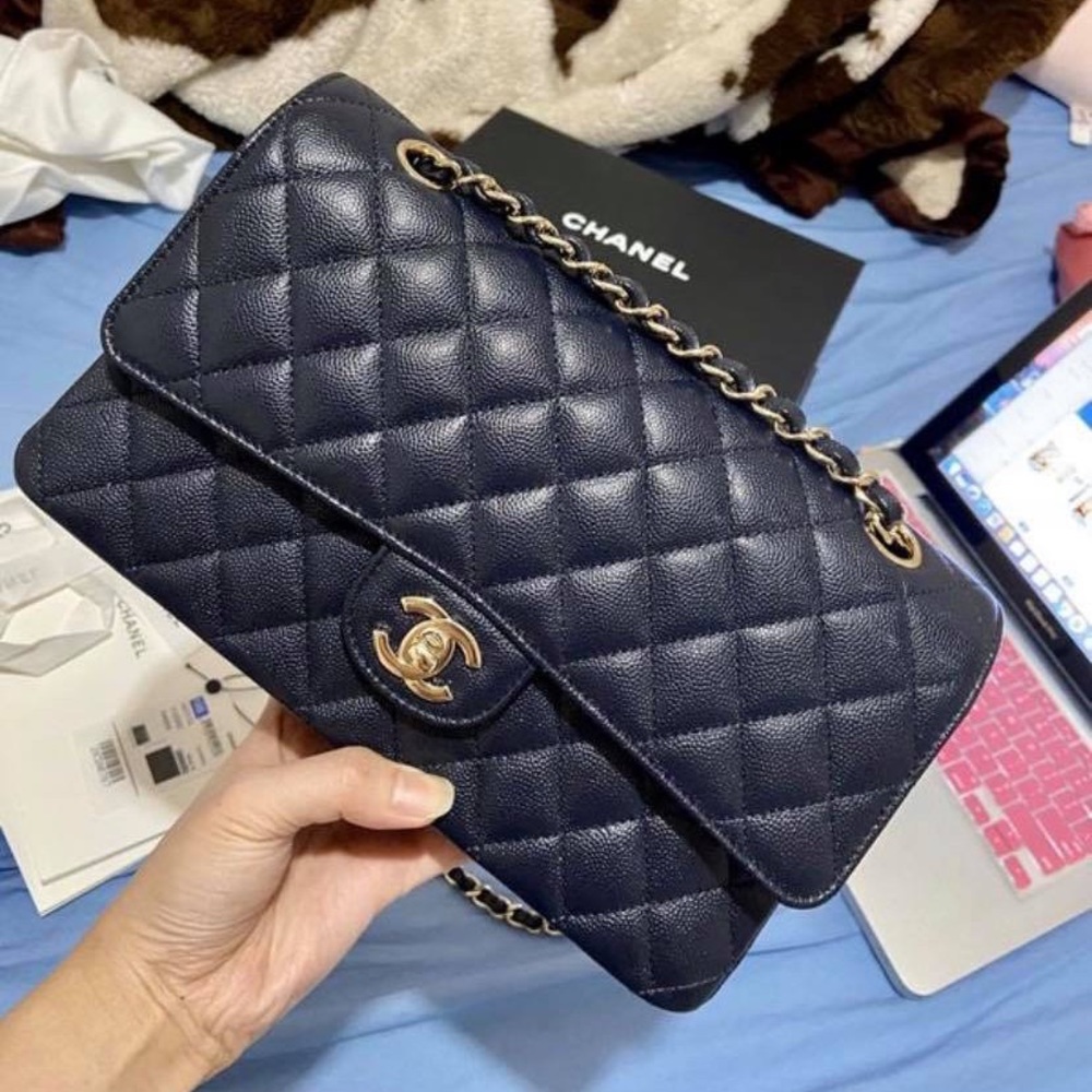 CHANEL MEDIUM FLAP BAG CAVIAR IN DARK NAVY